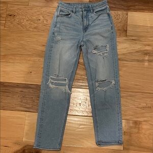 American Eagle Outfitters Distressed Hugh Rise Mom Straight Leg Jeans